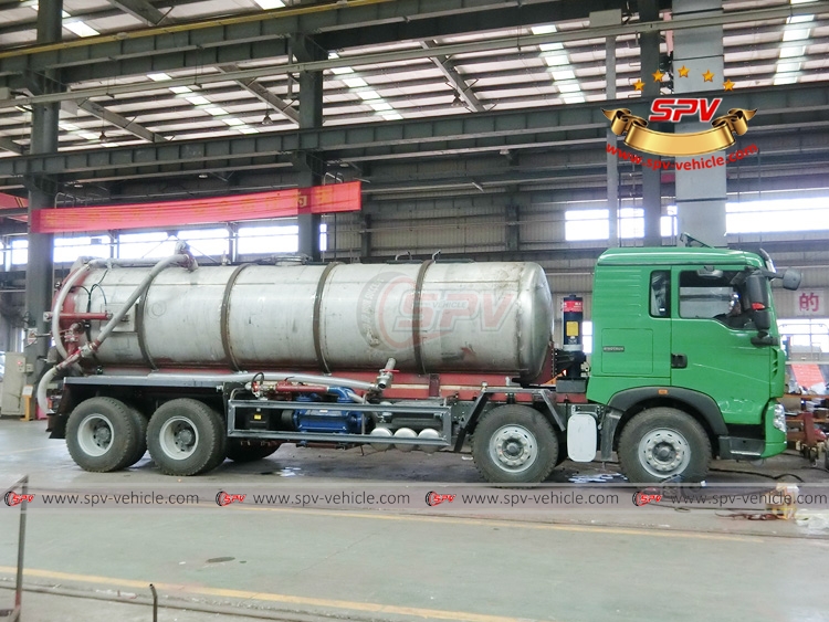 18 CBM Stainless Steel Vacuum Tank Sinotruk - In Workshop - 1